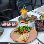 Olive Boutique 4*